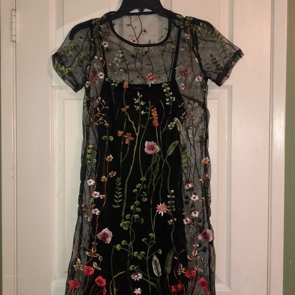 Urban Outfitters Dresses & Skirts - Flower embroidered dress!